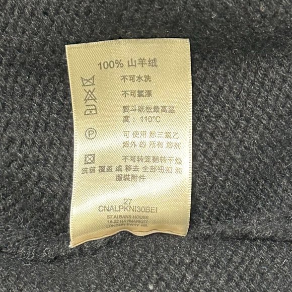 Burberry Cashmere Short Sleeve Knit V Neck Sweater Black Size L - Picture 7 of 9